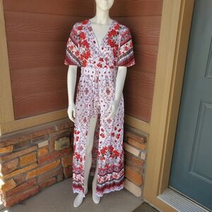 NWT Derek Heart Women’s V-neck Romper Jumpsuit Size Medium White Red Floral Maxi